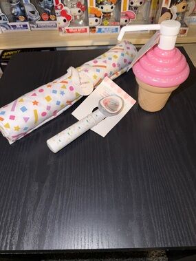 Bundle of (3) Decorative Party Supplies